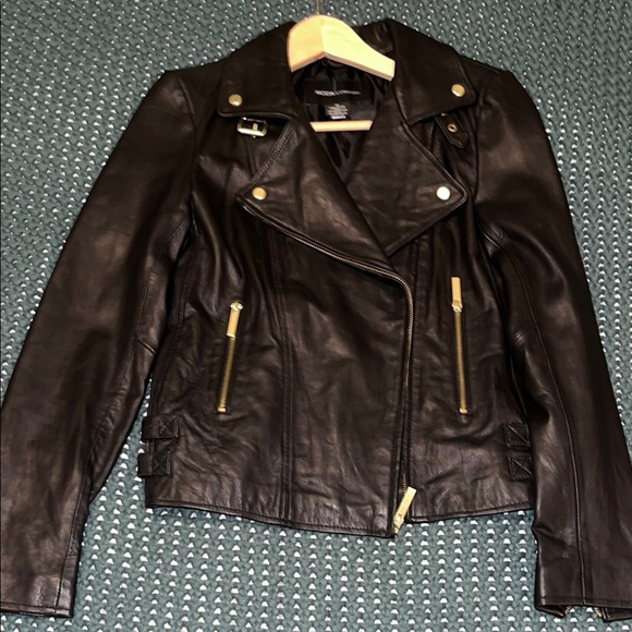 Vintage Y2K Moda International Leather Jacket with Gold Accents - Picture 3 of 11